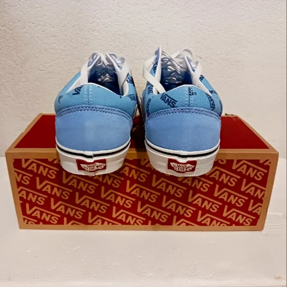 Vans - Picture 3 of 4